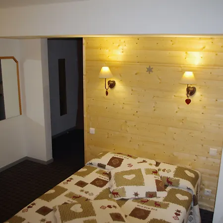 Le Sacca, Nouvelle Equipe 3*