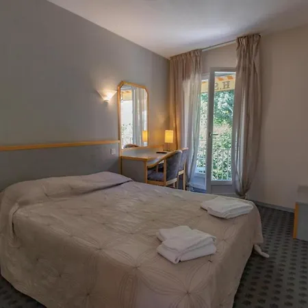 Hotel Le Sacca, Nouvelle Equipe Cauterets