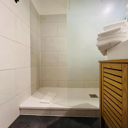 Le Sacca, Nouvelle Equipe Hotel Cauterets