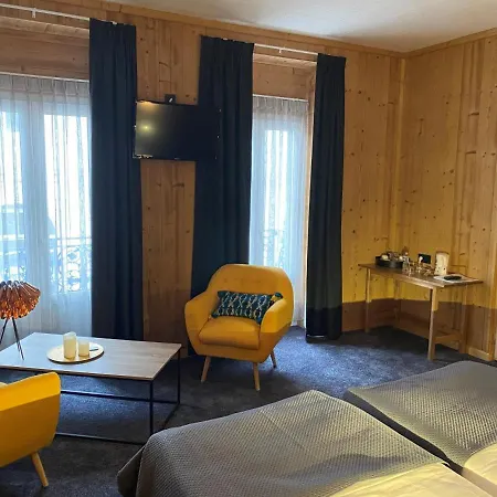 Hotel Le Sacca, Nouvelle Equipe