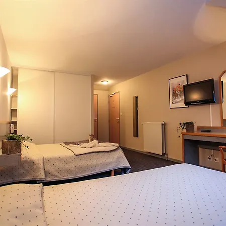 Le Sacca, Nouvelle Equipe Hotel Cauterets